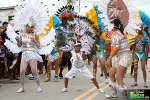 Belize turned 34 on September 21, 2015, drawing thousands of Belizeans out of their homes to celebrate all month long. Activities are aplenty, but one destination getting lots of attention during Independence Day is the northern district of Orange Walk. The popularity of the Belize City Carnival Parade moves on to Orange Walk Town the following weekend. Growing in number of participants from all over the country, the Orange Walk Carnival parade is another true patriotic experience in the up-and-coming destination in Belize. Orange Walk Town comes to life as Belizeans unite to celebrate our Independence Day from the villages in the south, Belize City, Cayo, Corozal and as far off as the coral isles. The streets are filled with on-lookers dancing and enjoying the marching bands, decorated floats and carnival dancers. The patriotic spirit was definitely on point and the vibes were flowing all through the town as many waved their flags and sported their best patriotic outfits.