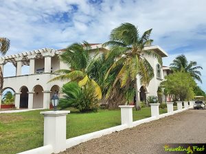 traveling feet caye chapel golf 08